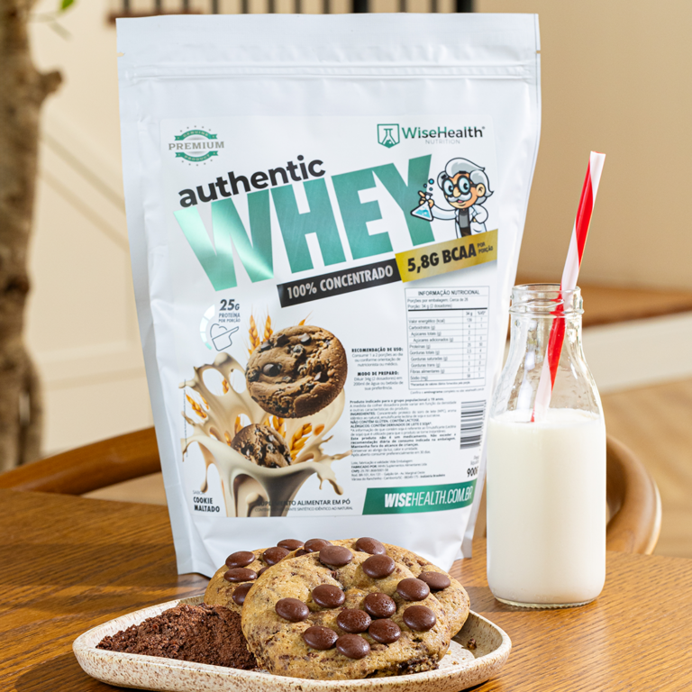 Whey Protein Concentrado Cookie Maltado WiseHealth com cookies e leite
