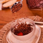 Proteina em crispies de chocolate